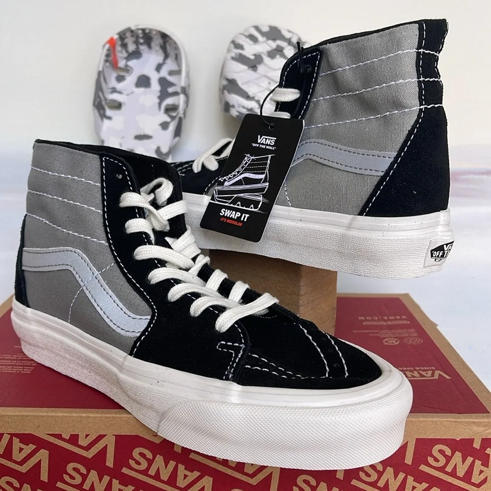 Vans WMNS Sk8-Hi Tapered
Moon Rocks Black/Reflective 
VN0A7Q5TBRF
Sneakers - Picture 11 of 16